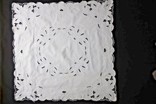 petite nappe à thé ancienne