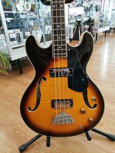 Guitare basse électrique
