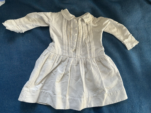 Robes anciennes pour poupée