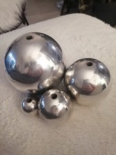 Bougeoir boules en métal argenté à indentifier