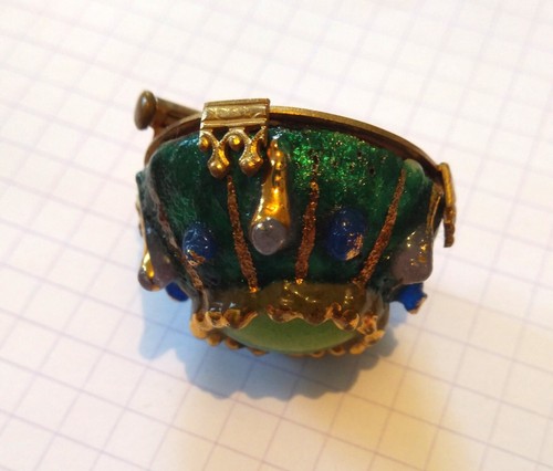 Broche émail limoges signée
