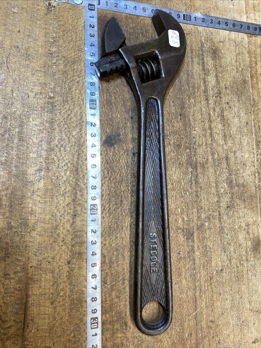 628 old tool outil - old,