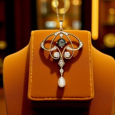 Collier Pendentif Doré