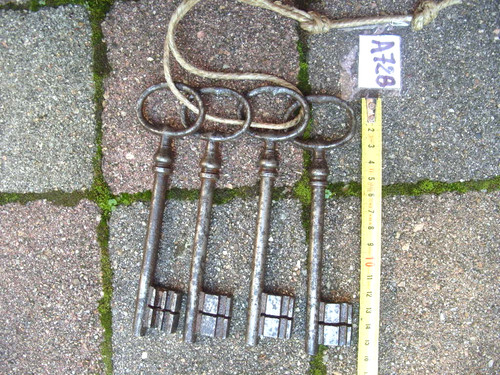 Lot a728 tres grande clé - a728,