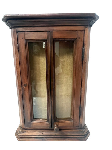 Petite vitrine murale - a, deux