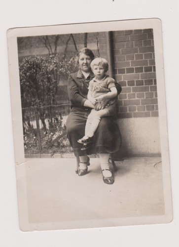Photo vintage femme tenant - ✨,