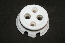 Prise ancienne en porcelaine