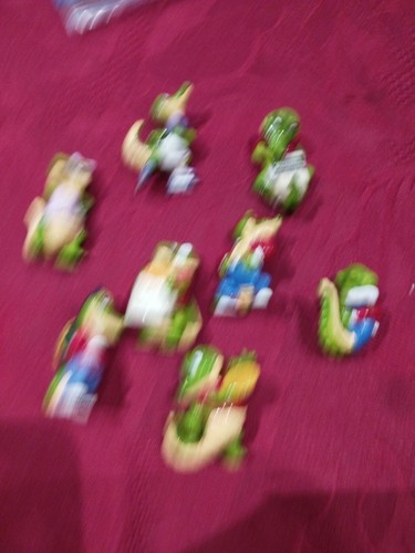 Lot figurines kinder - 8,