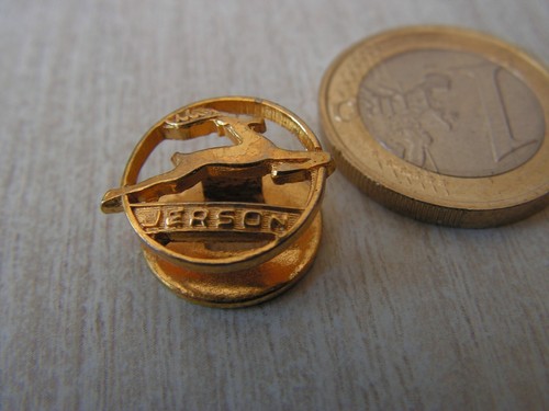 Buttonhole badge define - define?,