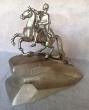 STATUETTE EQUESTRE  PIERRE LE