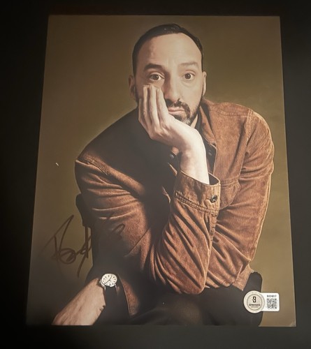 Tony hale signed 8x10 - 8x10, beckett