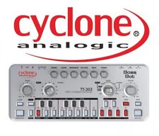 Cyclone analogic TT-303 Bass Bot - Clone of the Roland TB-303 Acid Synthesizer