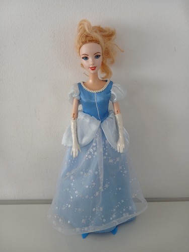 Poupée disney cendrillon - poupée,