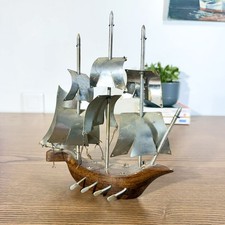 Voilier vintage bois et métal – Petit bateau décoratif 1960 maritime