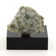 Pierres et Minéraux. Grenat démantoïde. 17.9 ct. Grenville, Québec, Canada.