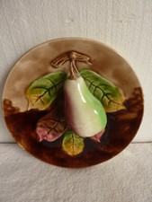 Assiette en barbotine à la