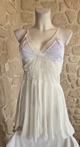 Nuisette blanche fendue avec
