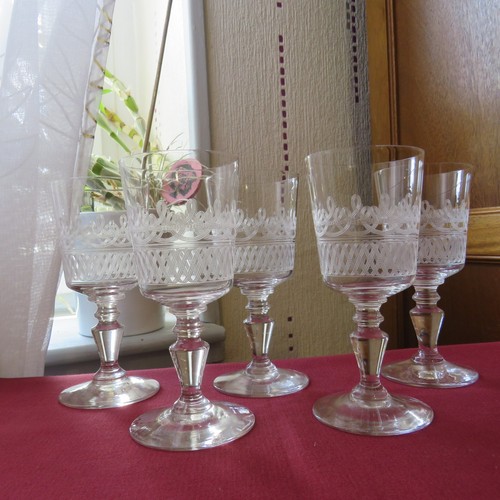 Verres vin blanc en - a,