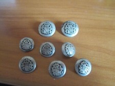 Lot de 8  boutons anciens D UNIFORME à identifier armoiries blason livrée ?