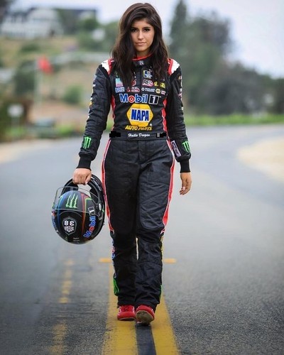 Girl kart racing - racing, cik