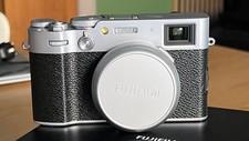 FUJIFILM X100VI ARGENT/SILVER Très bon etat 