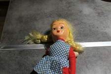 ancienne poupée tete cellulo ?? corps tissu style russe voir photo 