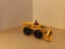 AVELING- BARFORD. TRACTOR SHOVEL. MADE IN ENGLANDBY LESNEY - N°43 – Tracto-pelle