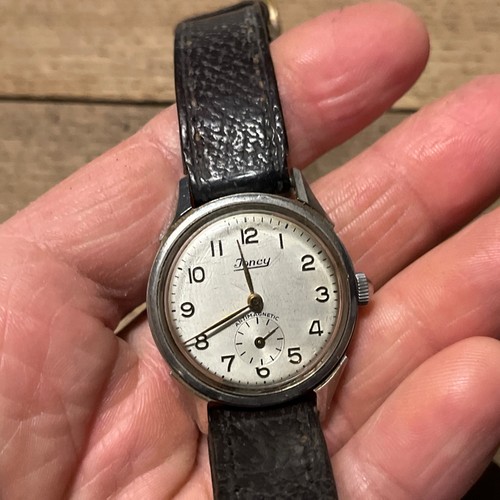 Montre mécanique fonctionne - montre,