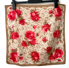 Foulard Vinage petit carré Beige Motif Rose Dentelle 50 x 51,5cm très très beau