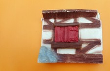 ferme des schtroumpfs occasion pièces smurf bord  rosé  (volets rouge)