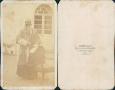 Disdéri, Paris, Prêtre à