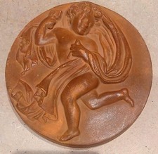 BAS RELIEF MEDAILLON TERRE