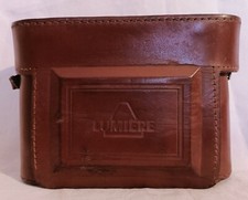 Un Sac cuir pour Appareil Photo LUMIÈRE à Soufflet des Années 40/50