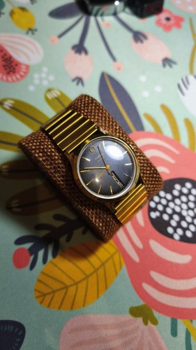 Vintage timex day date - date, gold
