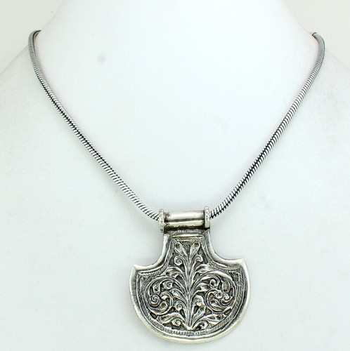 Collier laiton métal argenté