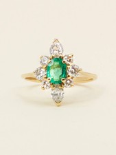 Bague marquise or jaune émeraude ovale diamants