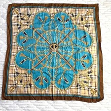 Foulard carré en soie