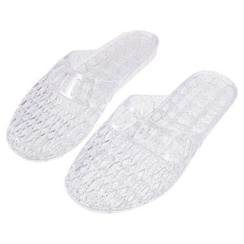Paire pantoufles non - pantoufles,
