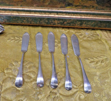 5 anciens  couteaux a spatule