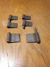 Anciens gonds de porte