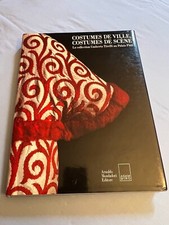 COSTUMES DE VILLES COSTUMES DE