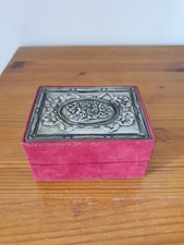 Ancienne boite à bijoux velours rouge et plaquage argent guirlandes et fleurs