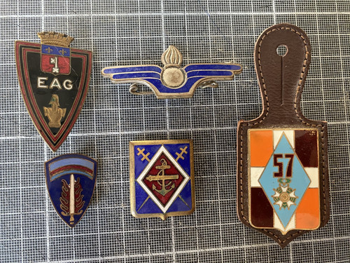 Lot anciens insignes - de,
