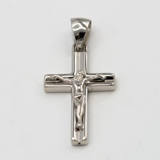 Pendentif en or blanc 18