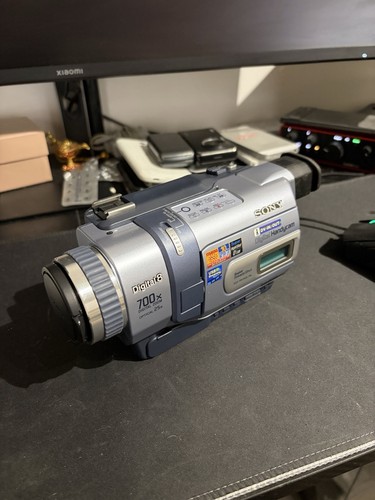 Sony digital8 handycam - sony,