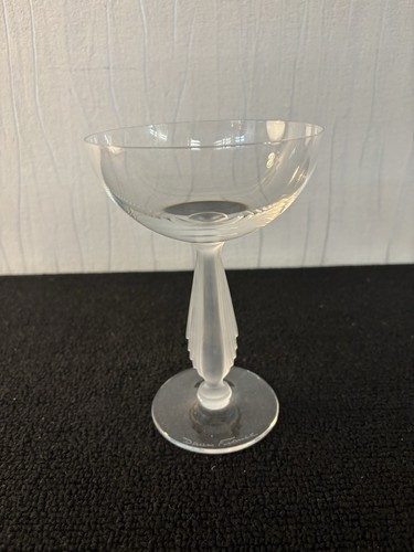 Coupes champagne modèle - à,