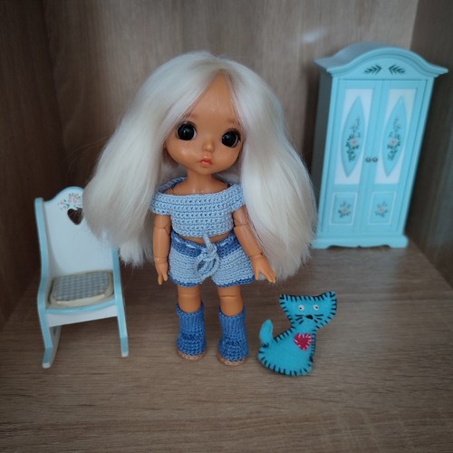 Lati yellow clothes - ., pukifee
