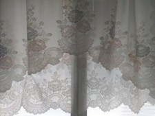 Antique scaloped cream - antique,