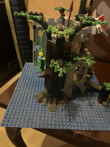 Lego castle 6077 forestmen - castle, forestmen's