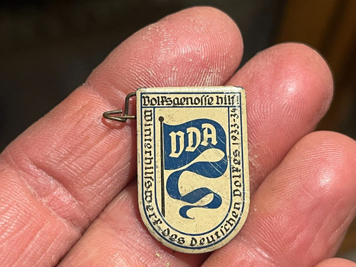 Badge winterhilfswerk 1933 - du,